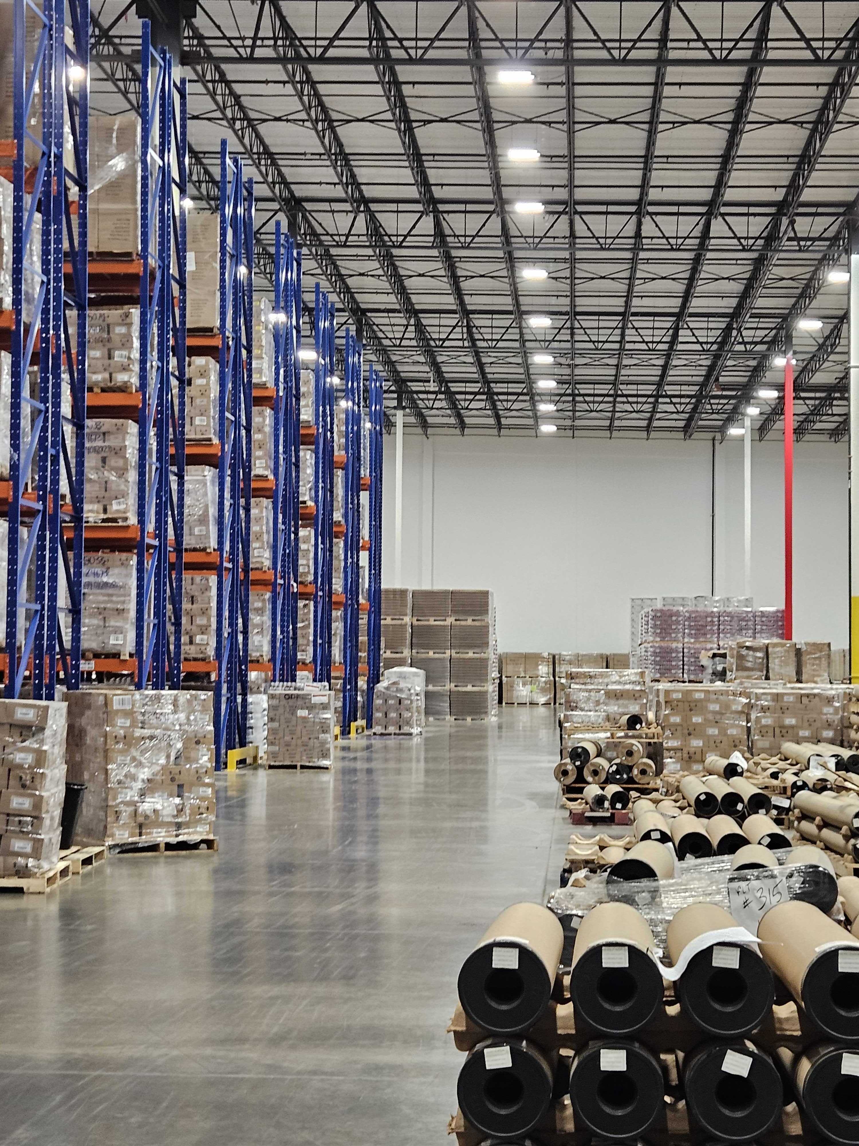 Warehouse racking aisles in a multipath RF environment